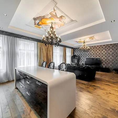 2 Bedroom Designer In Old Town Apartman *