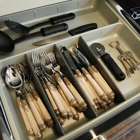 2 Bedroom Designer In Old Town Apartman *