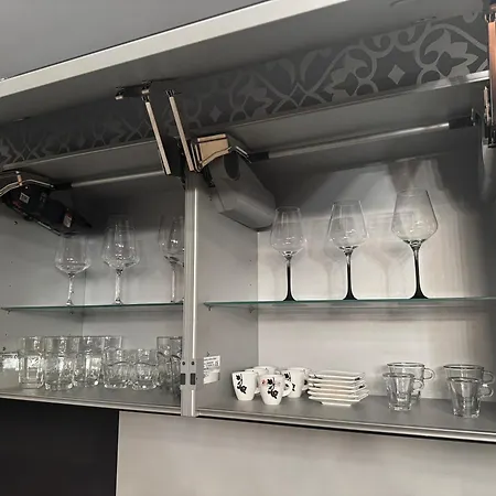 2 Bedroom Designer In Old Town *